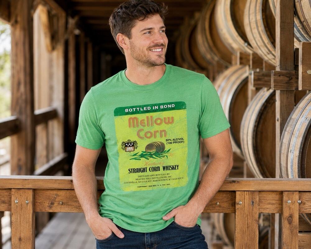 Heaven Hill Distilleries Mellow Corn M Green T-Shirt Kentucky Whiskey